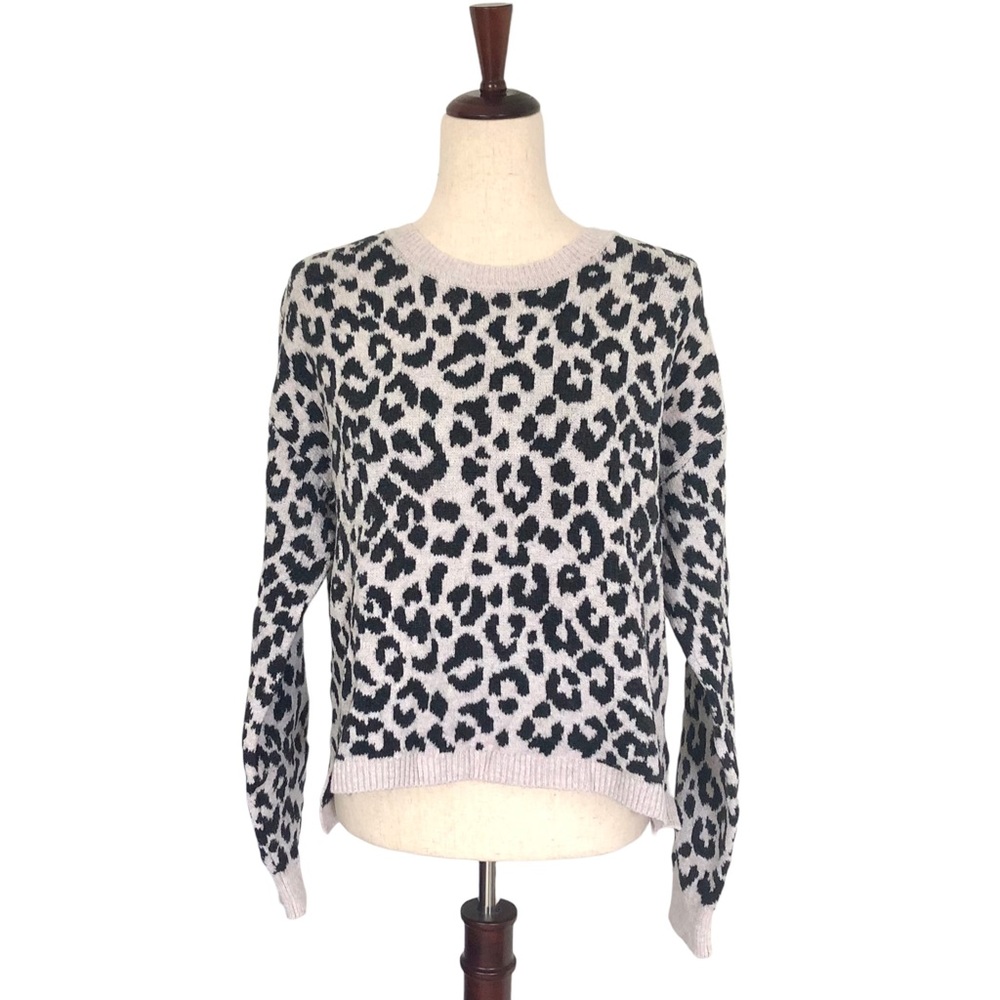 Sincerely Jules Women’s Crewneck Leopard Print Sweater, Black Cream Size Medium